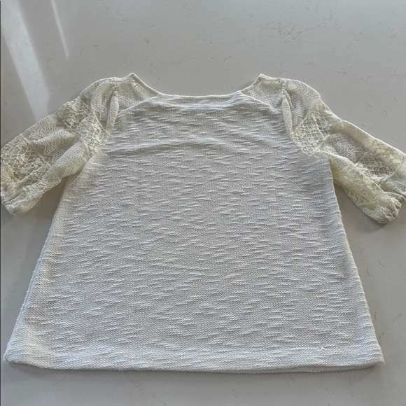 Anthropology White Lace Sleeve Top Size: M NWOT ✨ - Picture 2 of 6